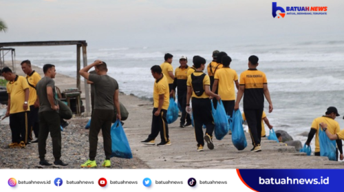 Polres dan Forkopimda Mukomuko Kompak Bersihkan Pesisir, Dorong Kota Lebih Tertata