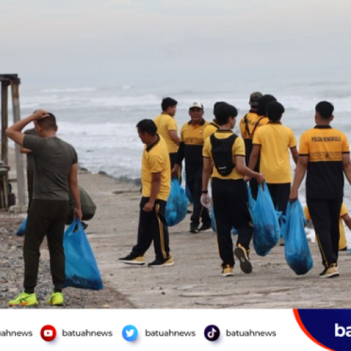 Polres dan Forkopimda Mukomuko Kompak Bersihkan Pesisir, Dorong Kota Lebih Tertata
